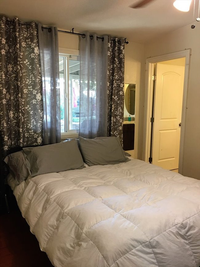 Masters Bedroom For Rent
 Room for rent in Duarte Great Master Bedroom in a