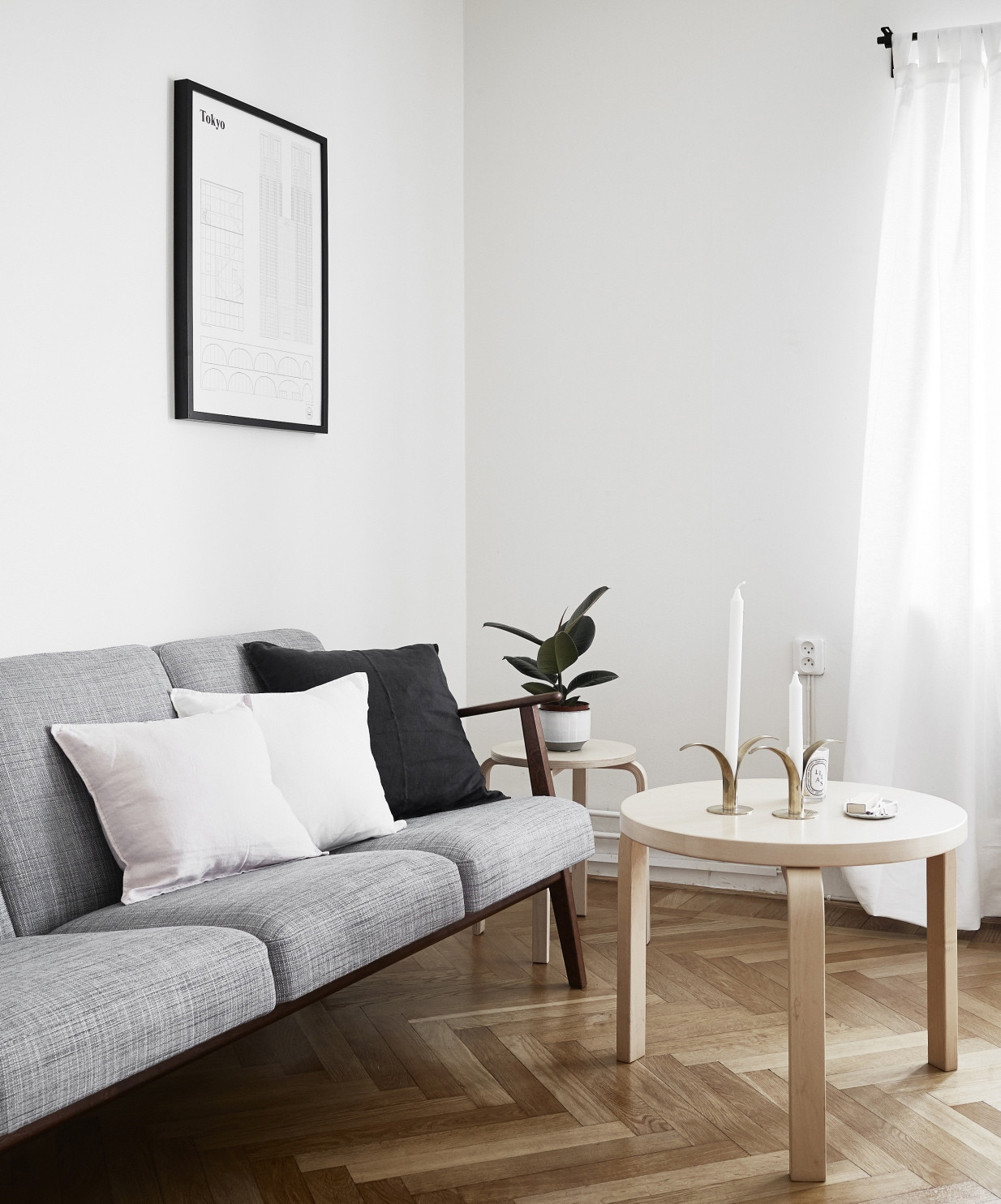 Minimalistic Living Room
 decordots Mix of Japanese and Scandinavian style