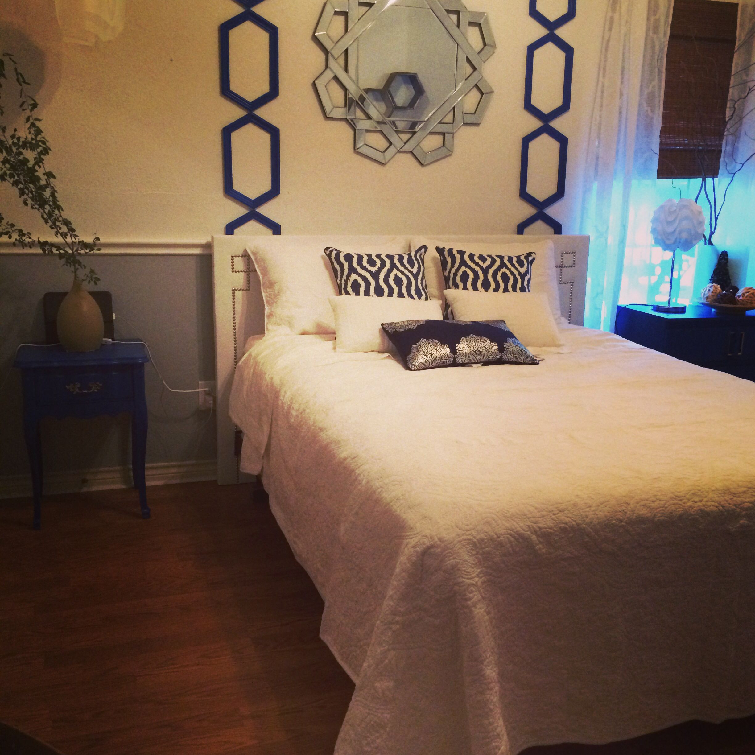Modern Bedroom Sets Under 1000
 Blue Modern Bedroom under $1000