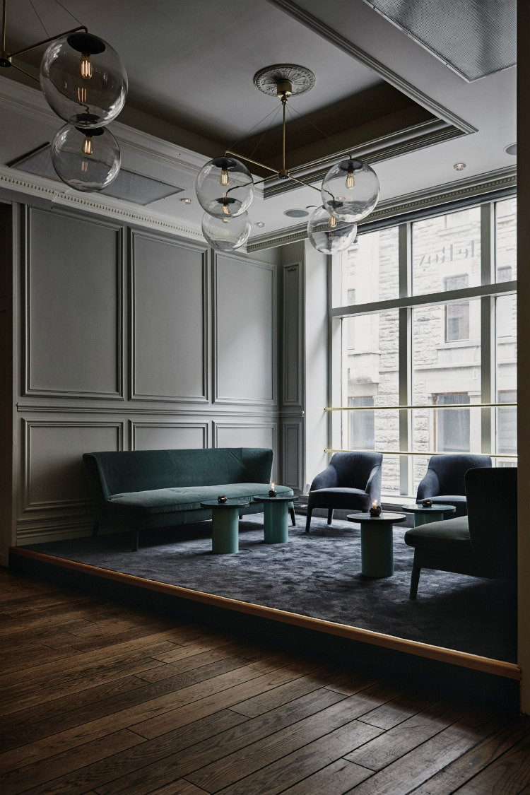 Modern Classic Living Room
 35 STUNNING IDEAS FOR MODERN CLASSIC LIVING ROOMS