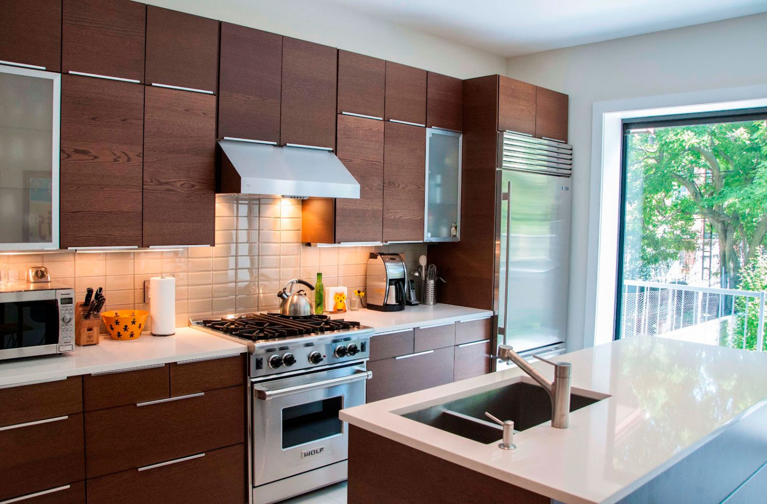Modern Kitchen Cabinet Design Photos
 Modern Kitchen Cabinet Decor Ideas features Microwave