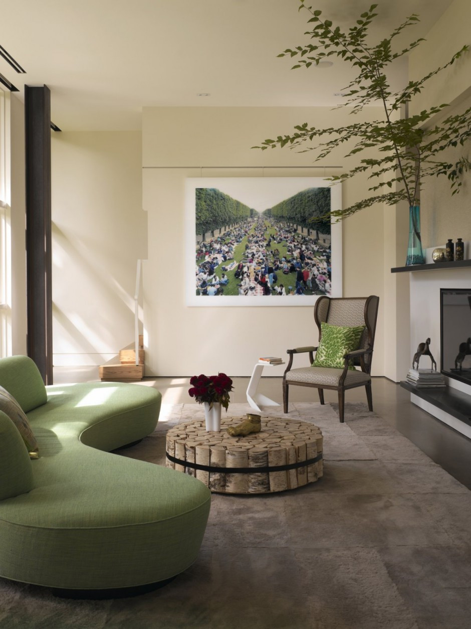 Modern Minimalist Living Room
 Home Décor on Limited Bud