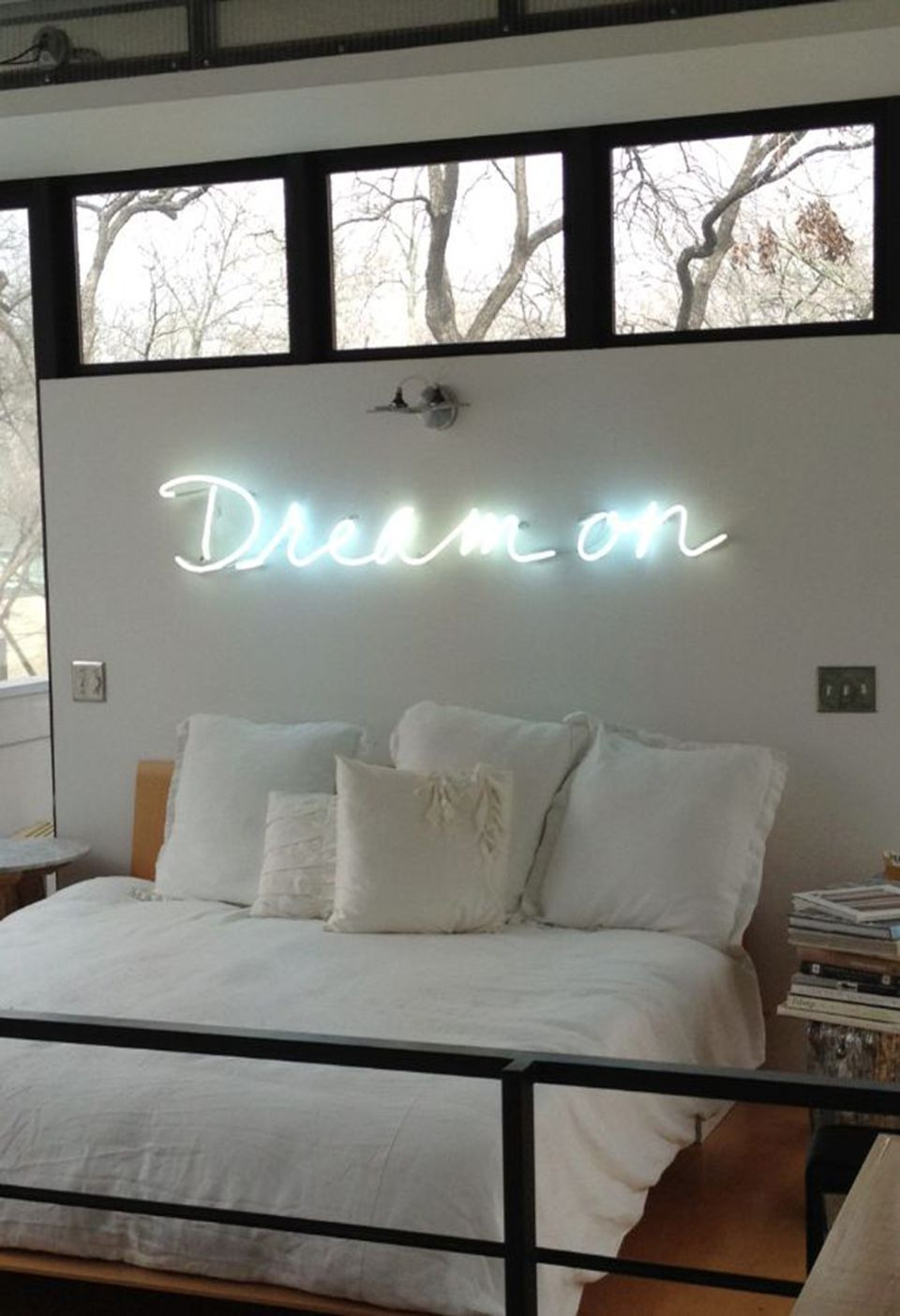 Neon Bedroom Lights
 10 Ways To Light Up Your Space With Neon Signs