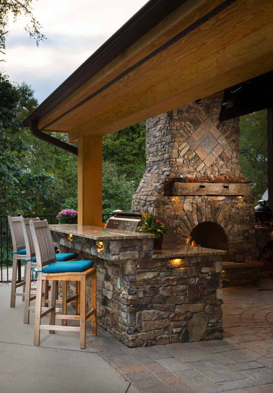 Outdoor Kitchen With Fireplace Designs
 20 Spectacular outdoor kitchens with bars for entertaining