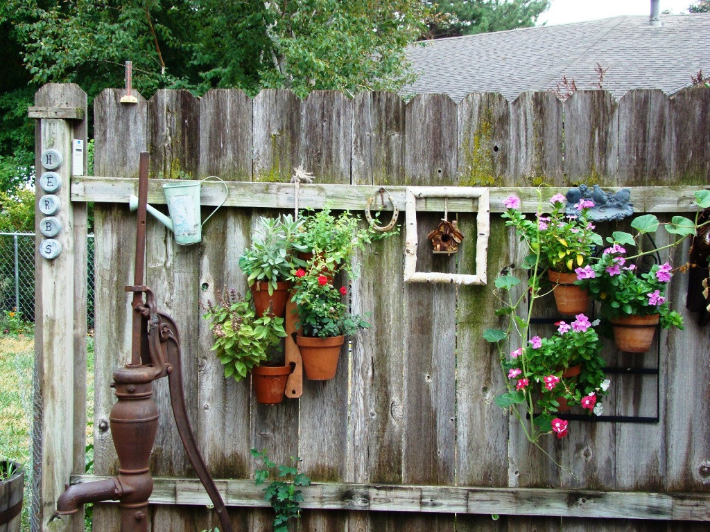 Outdoor Landscape Decor
 15 Easy Rustic Outdoor Decor Ideas For You Instaloverz