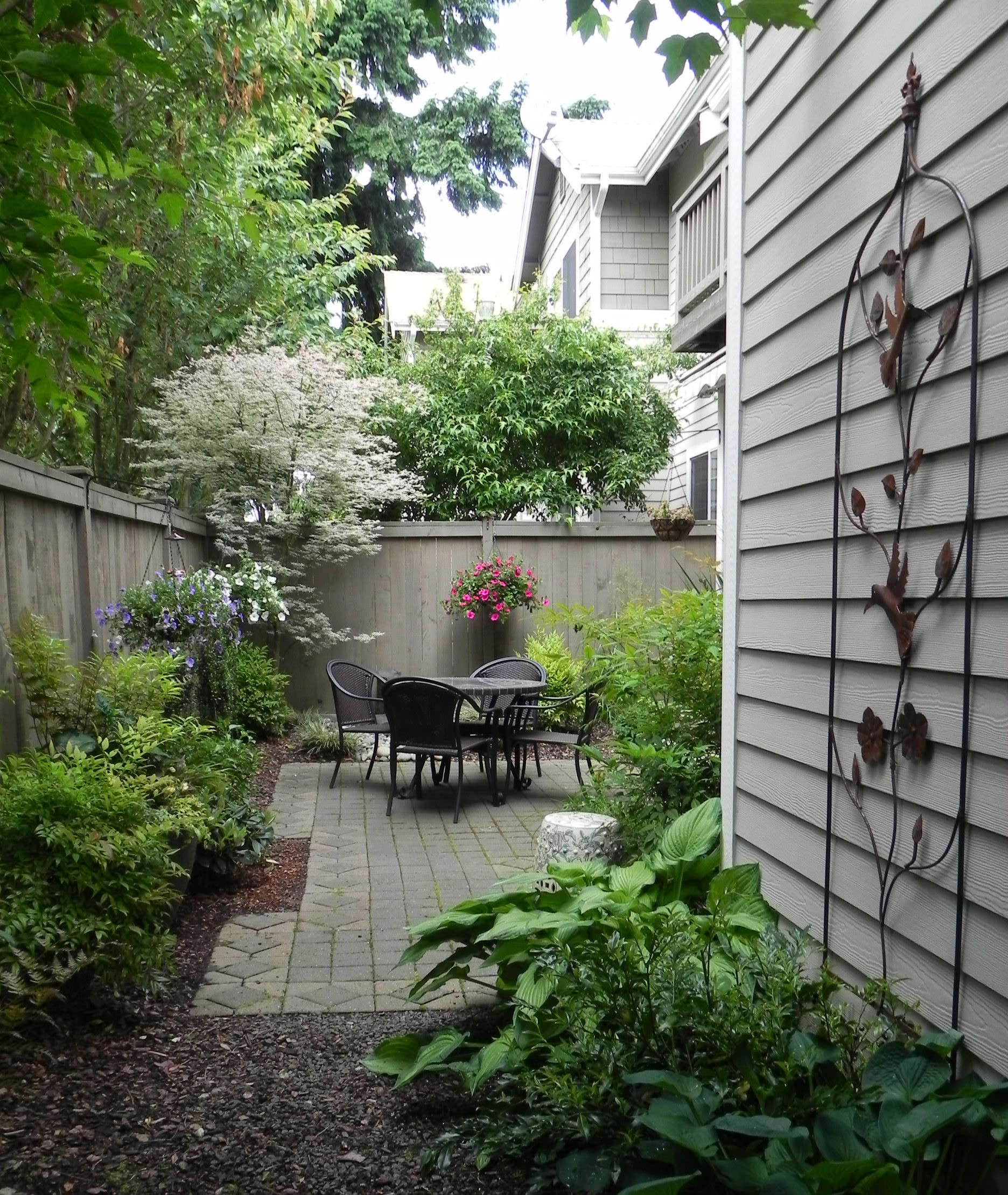 Outdoor Landscape Small Space
 Garden Design Tips to Deal with Small Space TheyDesign