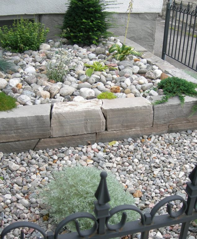 Outdoor Landscape With Stones
 12 Attractive Garden Edging Ideas With River Stones That