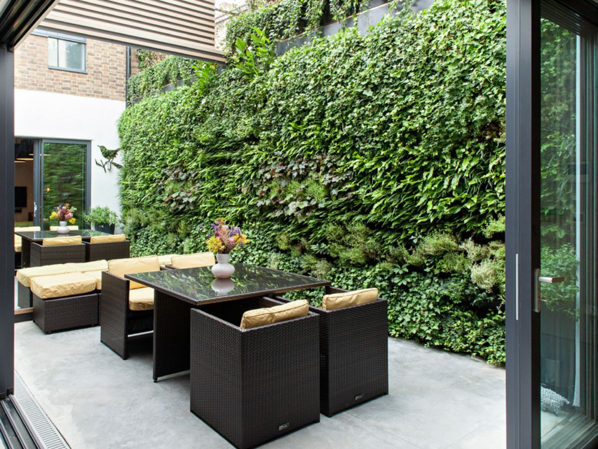 Outdoor Living Wall
 Think Green 20 Vertical Garden Ideas