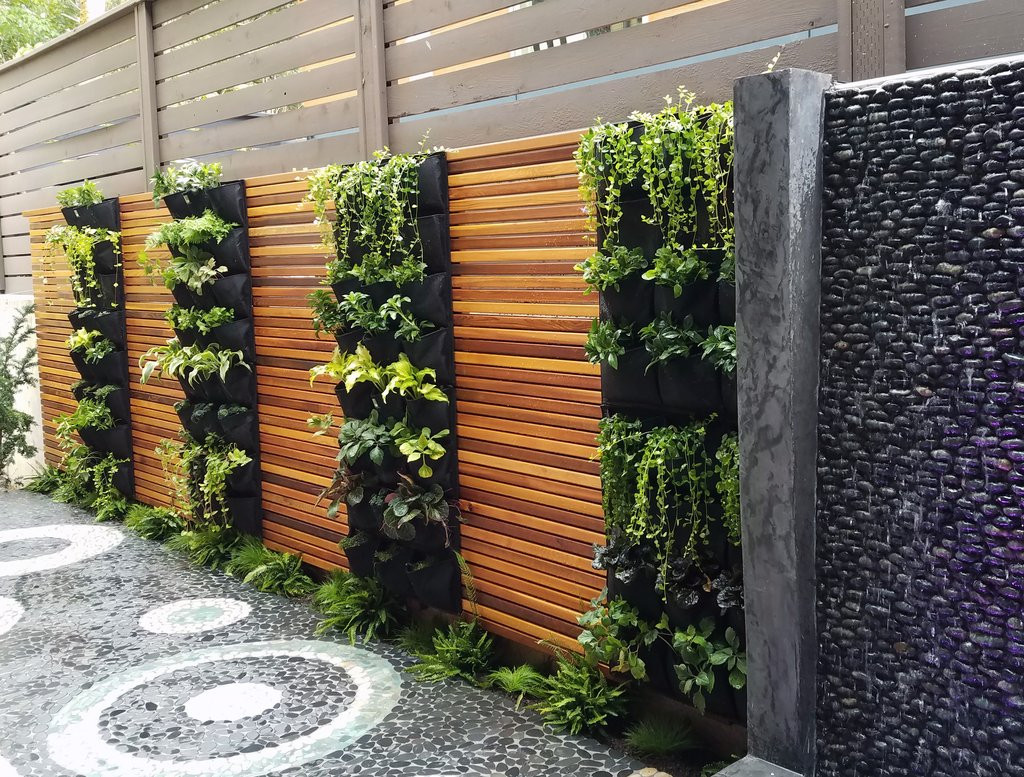 Outdoor Living Wall
 12 Pocket Outdoor Vertical Living Wall Planter –