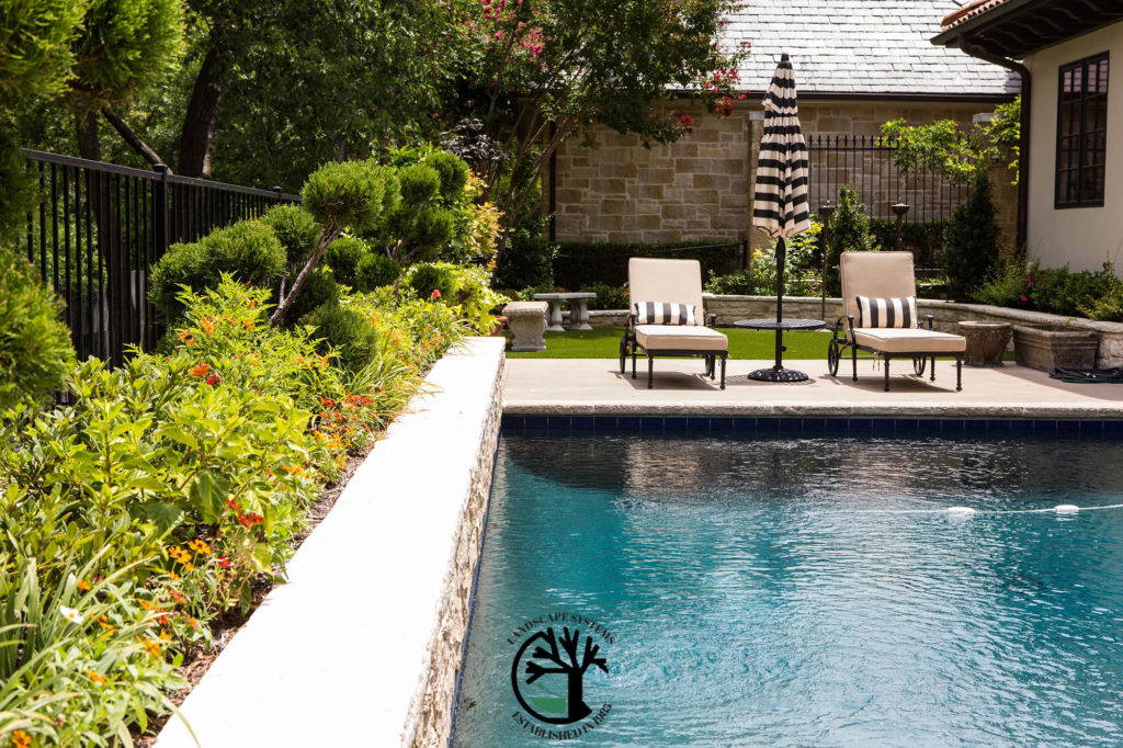 Pool Landscape Design
 Making your Backyard an Oasis [Pool Landscaping Design
