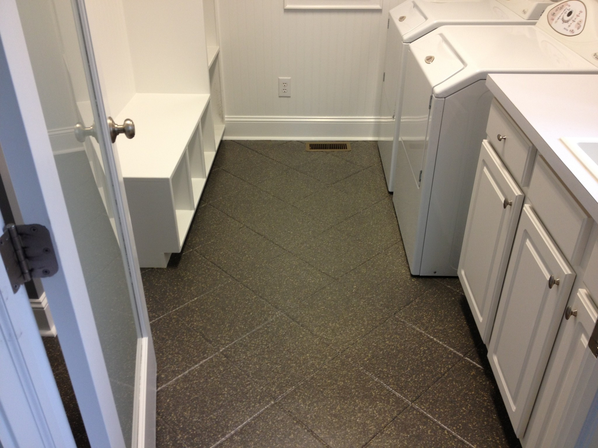 Refinishing Bathroom Tiles
 Wall and Floor Tile Reglazing and Refinishing