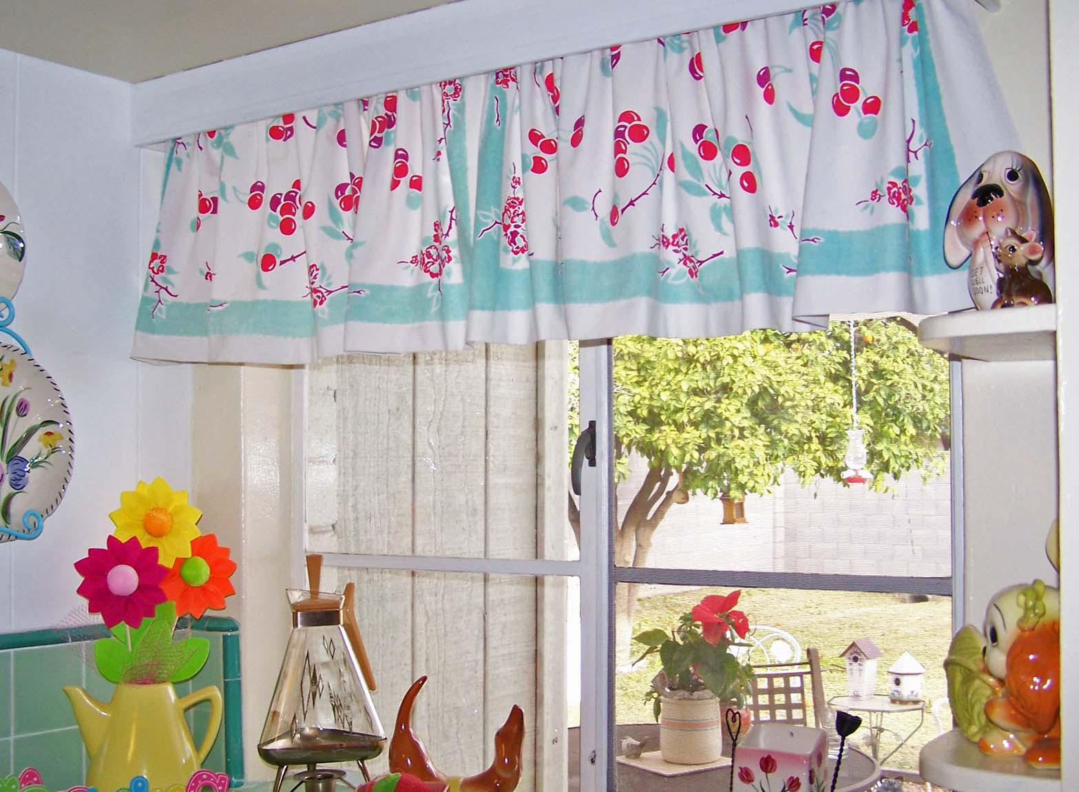 35 Captivating Retro Kitchen Curtains - Home Decoration and Inspiration ...