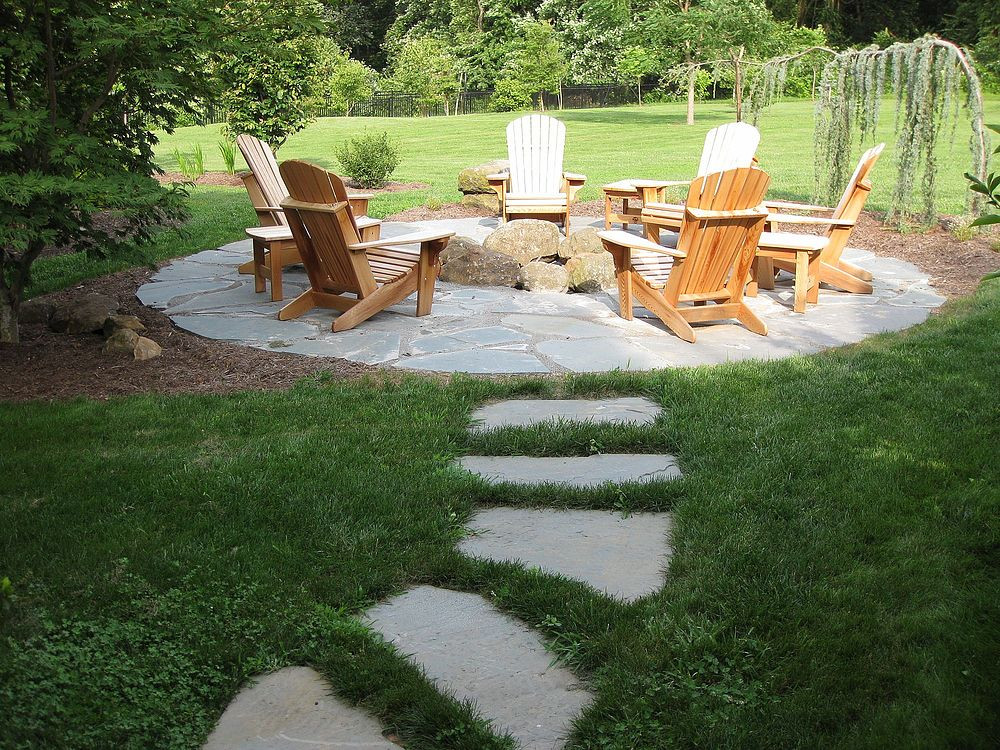 Rock Patio With Fire Pit
 Natural Flagstone Patio & Fire Pit