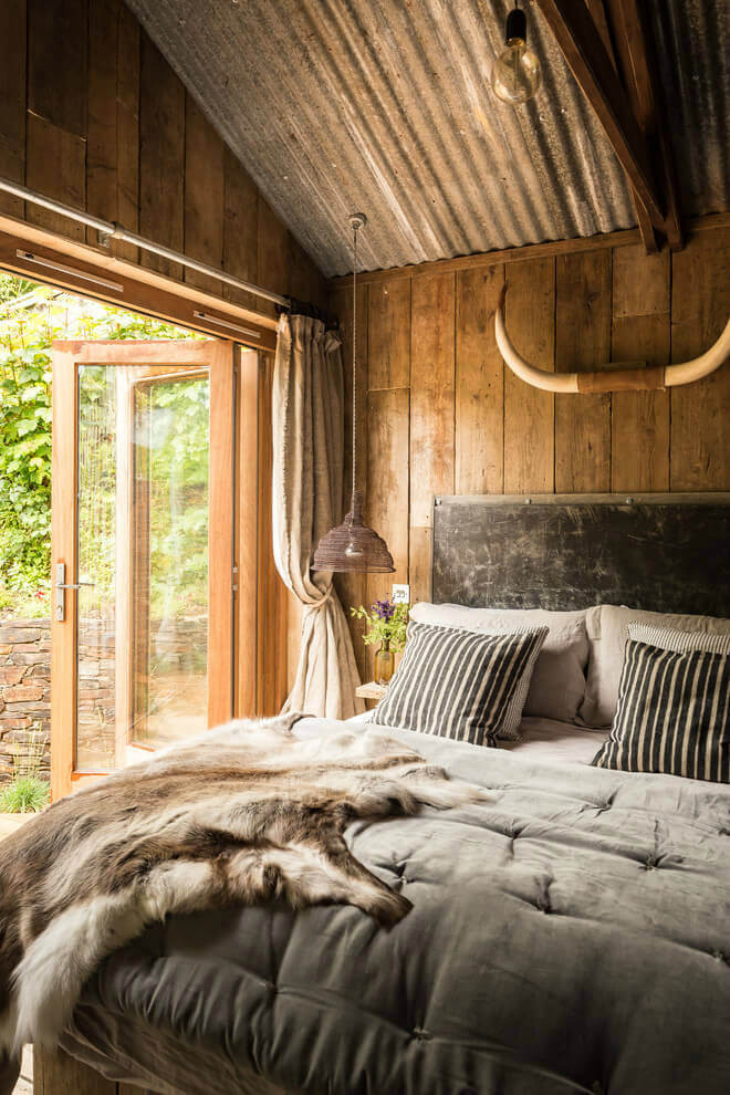 Rustic Bedroom Curtains
 26 Best Rustic Bedroom Decor Ideas and Designs for 2020