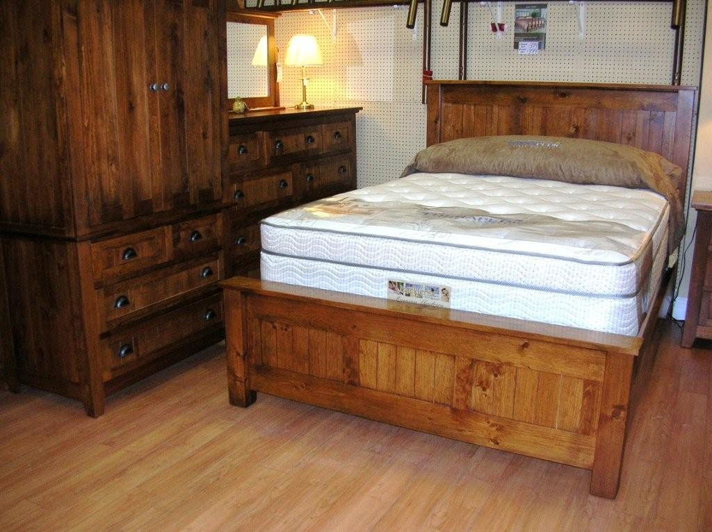 Rustic Bedroom Furniture
 Inspiring Rustic Bedroom Decor Ideas – HomesFeed