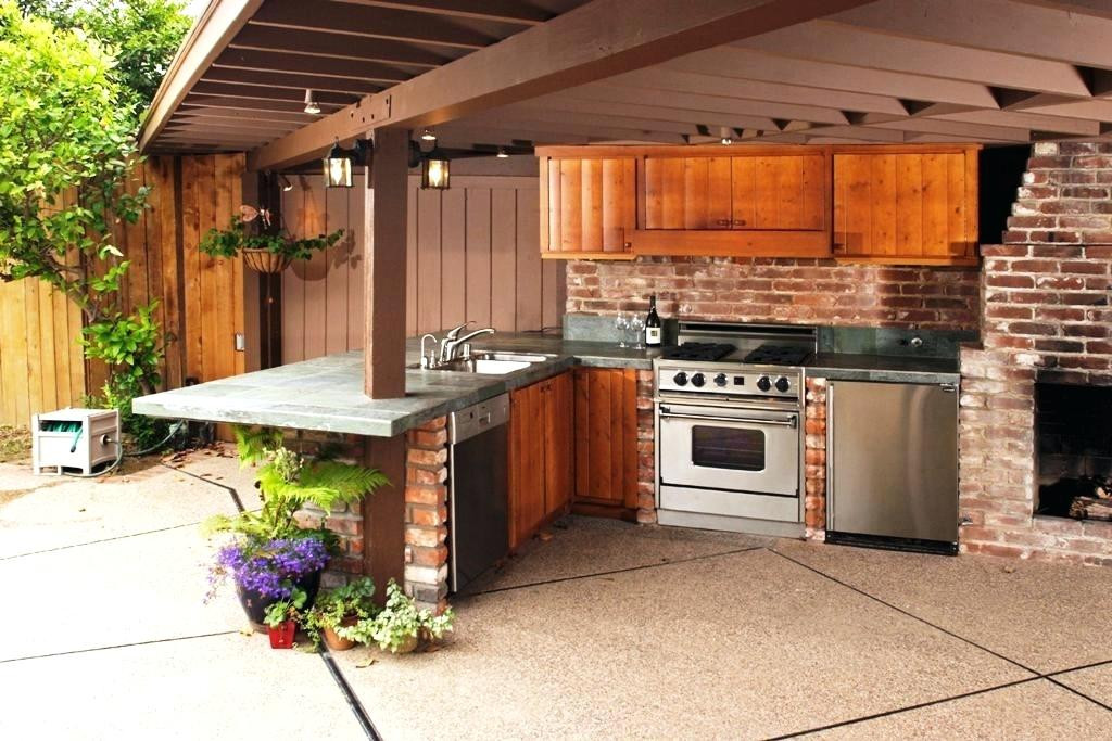 Simple Outdoor Kitchen Ideas
 Outdoor Kitchen Backsplash Ideas and Steps to Consider to