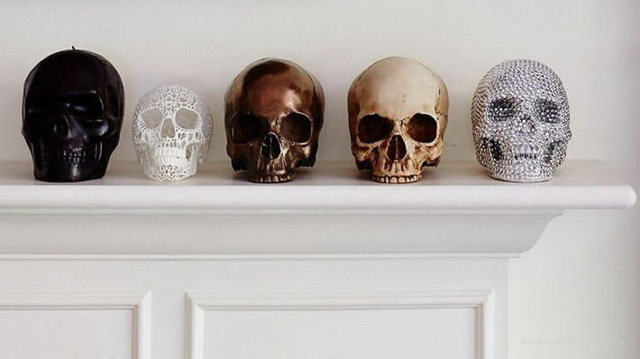 Skull Bathroom Decor
 Gold black and skulls for your bathroom this Halloween