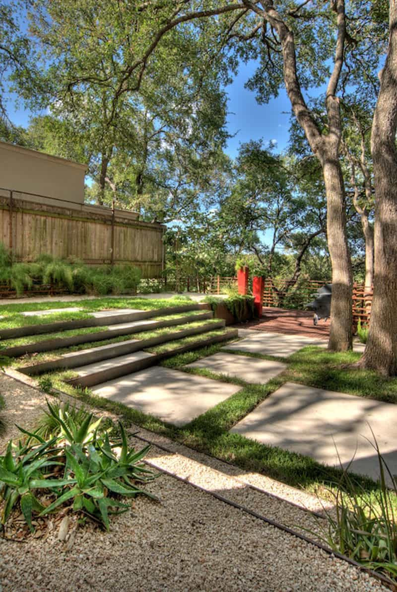 Sloped Backyard Ideas
 How To Turn A Steep Backyard Into A Terraced Garden