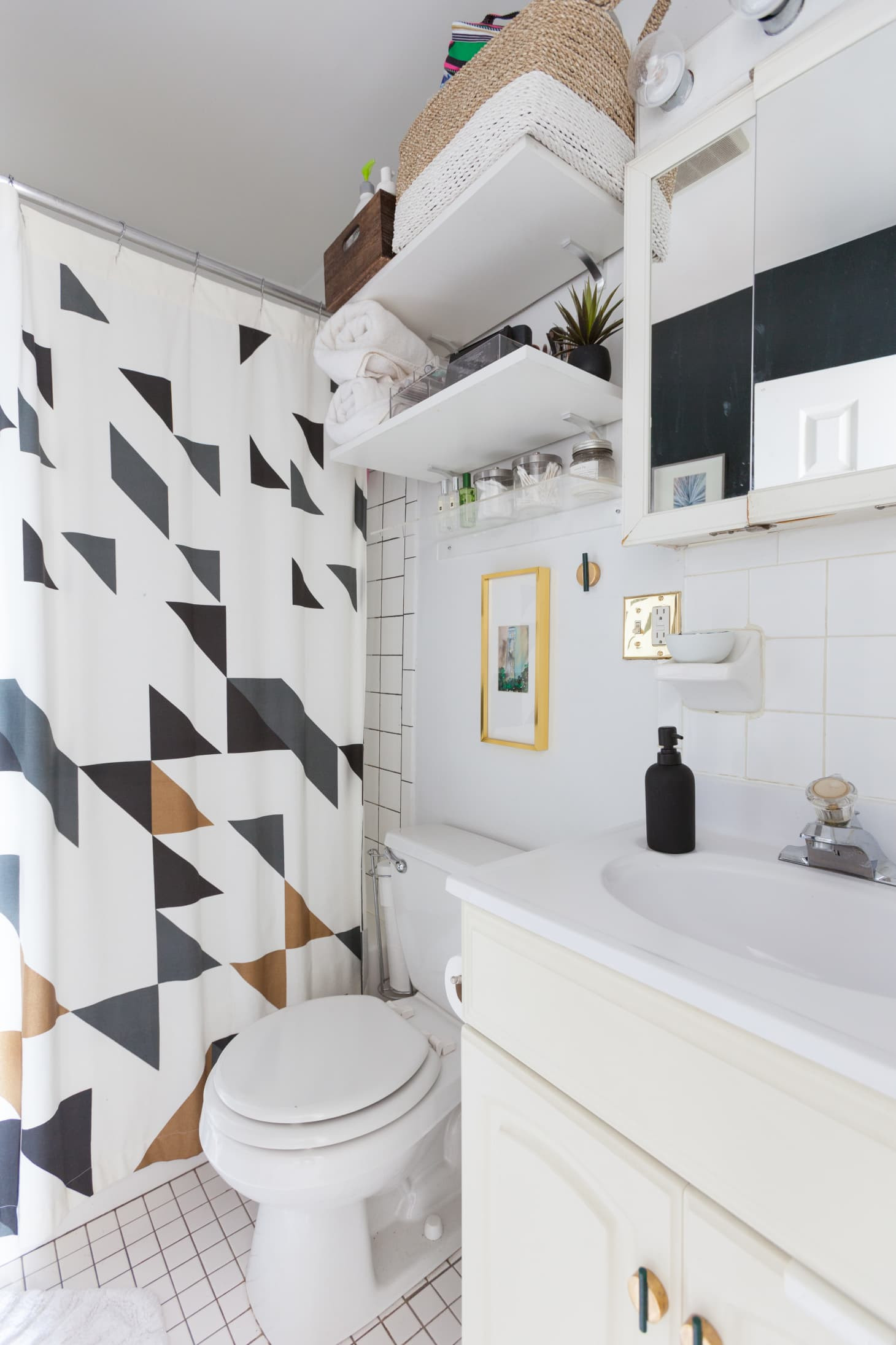 Small Apartment Bathroom Ideas
 25 Small Bathroom Storage & Design Ideas Storage