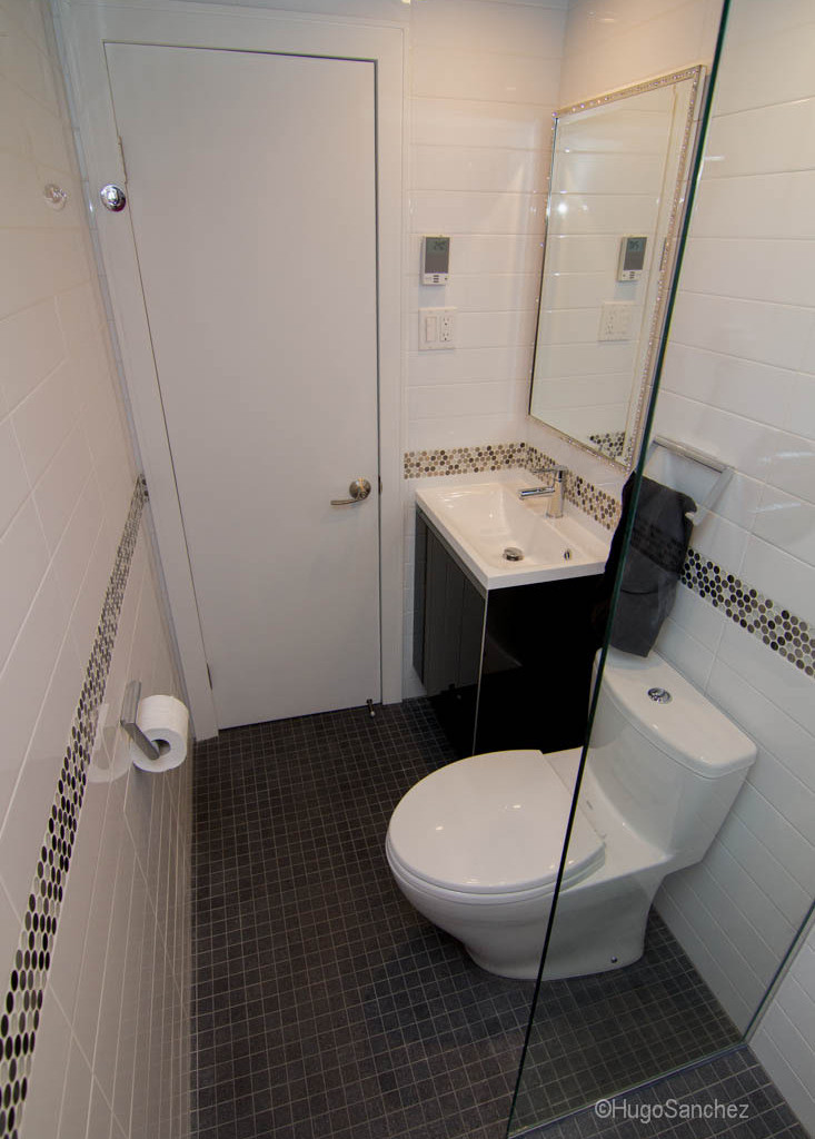 Small Basement Bathroom
 Small bathroom design Céramiques Hugo Sanchez