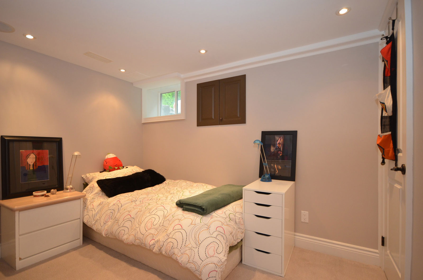 Small Basement Bedroom Ideas
 Basement Bedroom Ideas for Minimalist Home Amaza Design