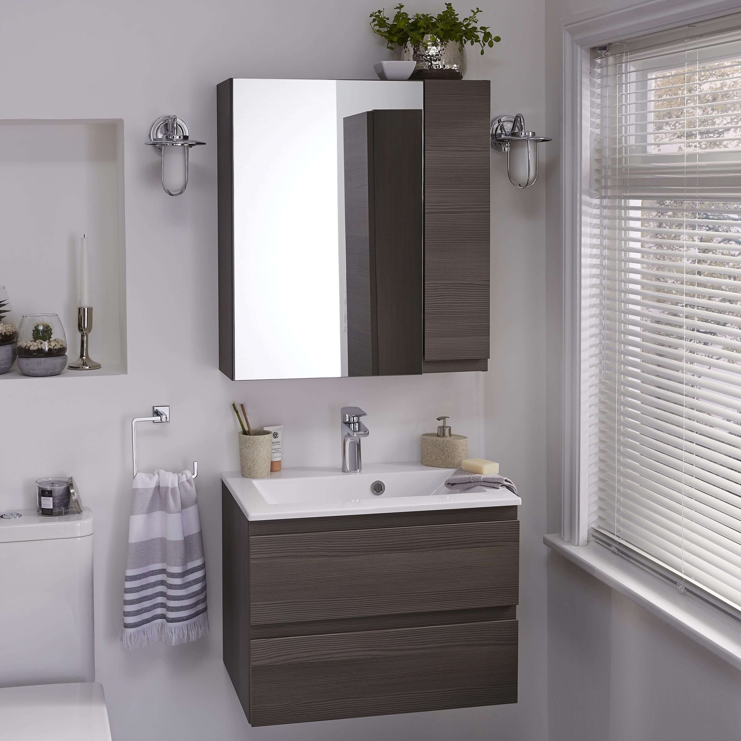 Small Bathroom Cabinet Ideas
 15 Clever Small Bathroom Cabinet Ideas