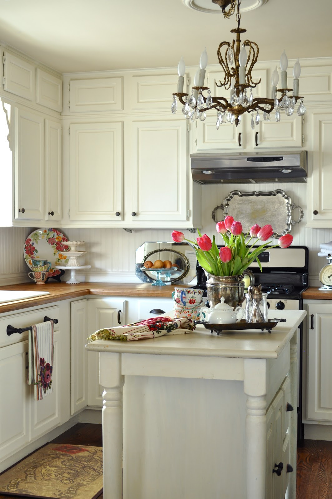 Small Country Kitchen
 30 Timeless Cottage Kitchen Designs For A New Look
