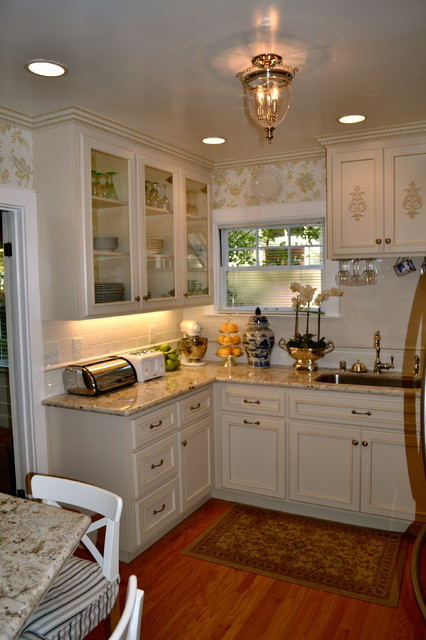 Small Country Kitchen
 Tiny French Country Kitchen