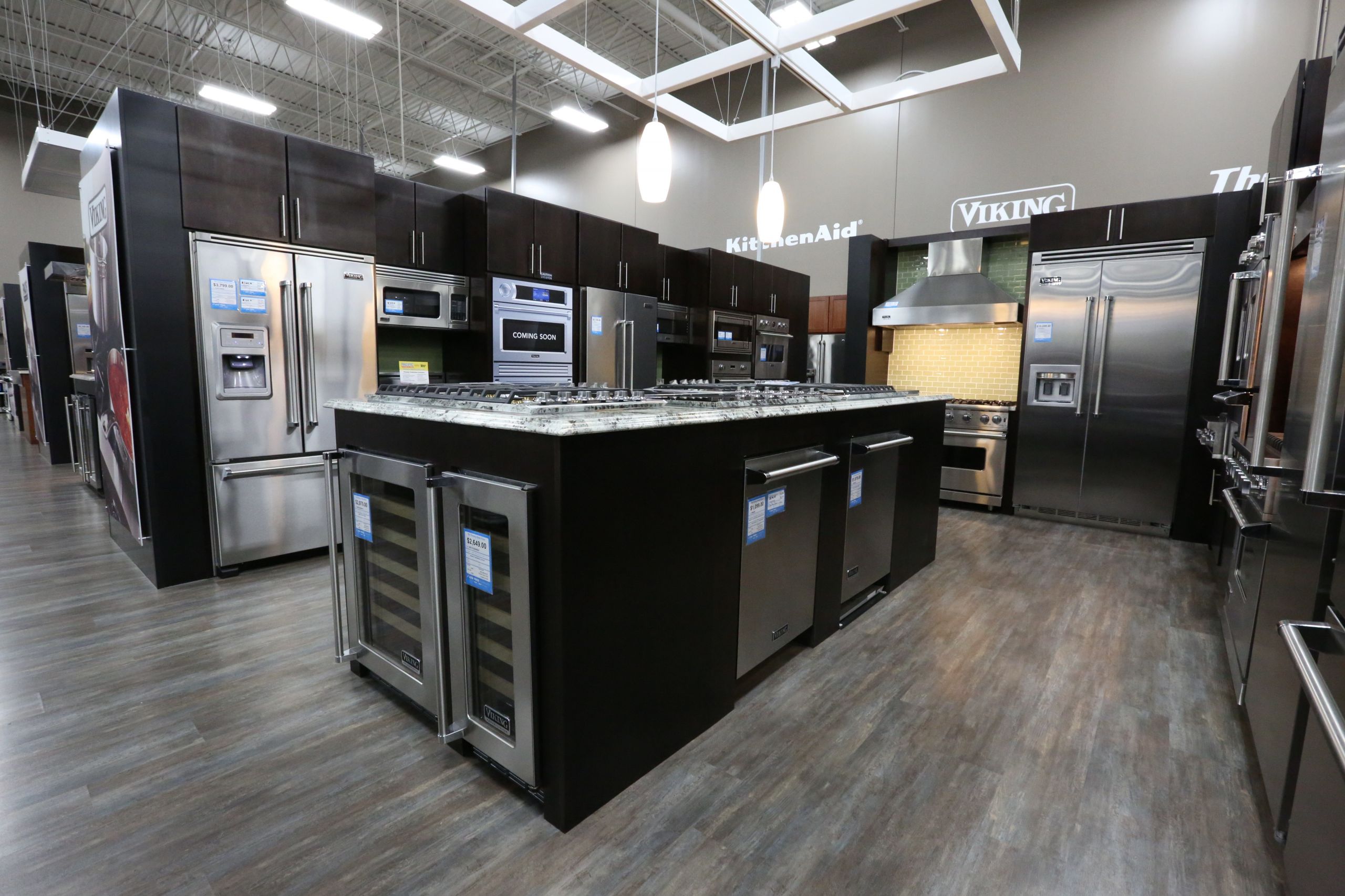 Small Kitchen Appliance Store
 Best Buy Refreshes All Chicagoland Stores with Revamp and