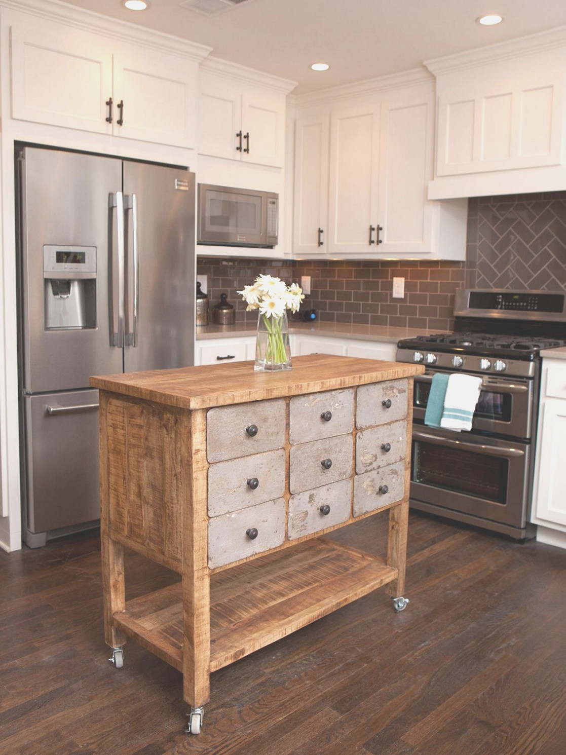 Small Kitchen Island On Wheels
 Things That Make You Love And Hate Kitchen