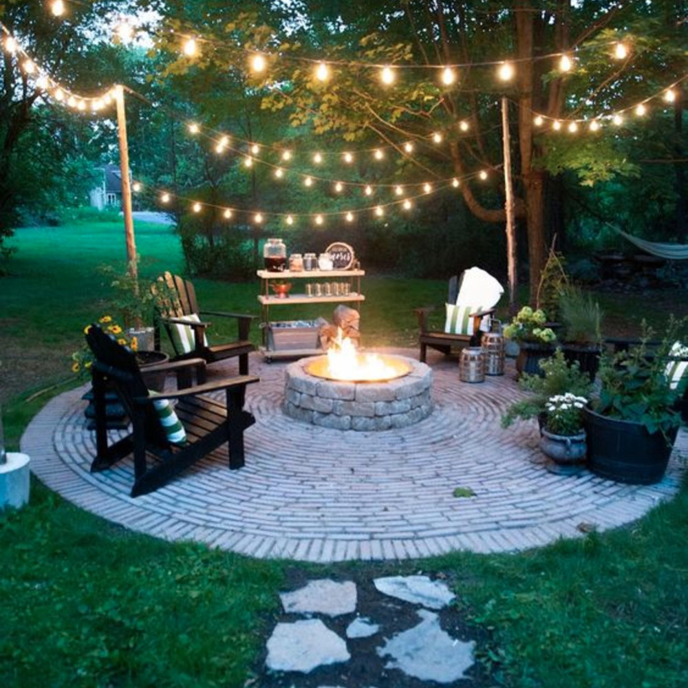 Small Patio With Fire Pit
 Backyard Fire Pit Ideas and Designs for Your Yard Deck or