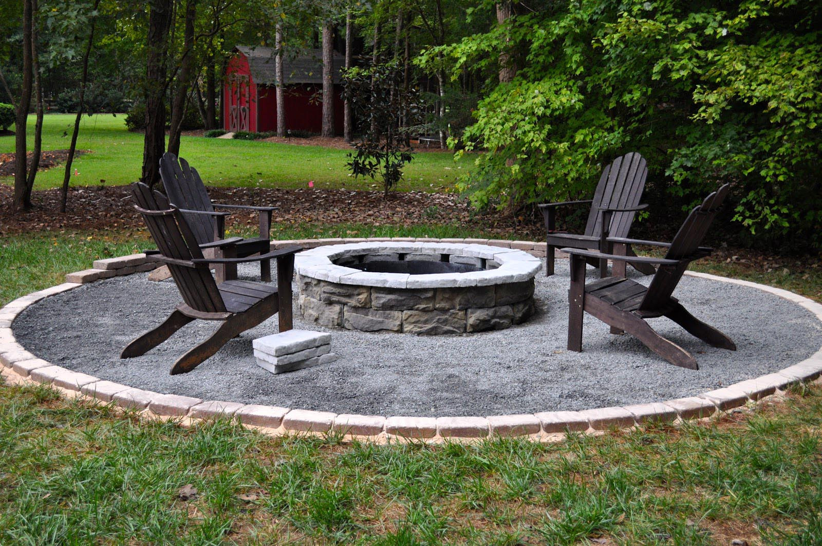 Small Patio With Fire Pit
 Small Backyard Fire Pit