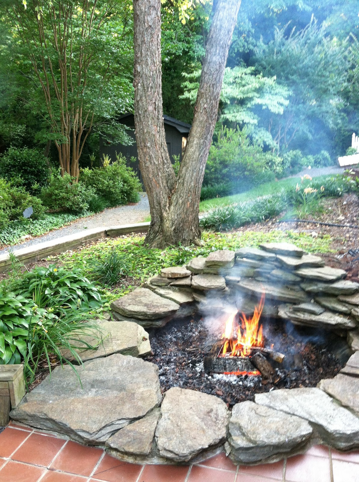 Small Patio With Fire Pit
 12 DIY Fire Pits For Your Backyard