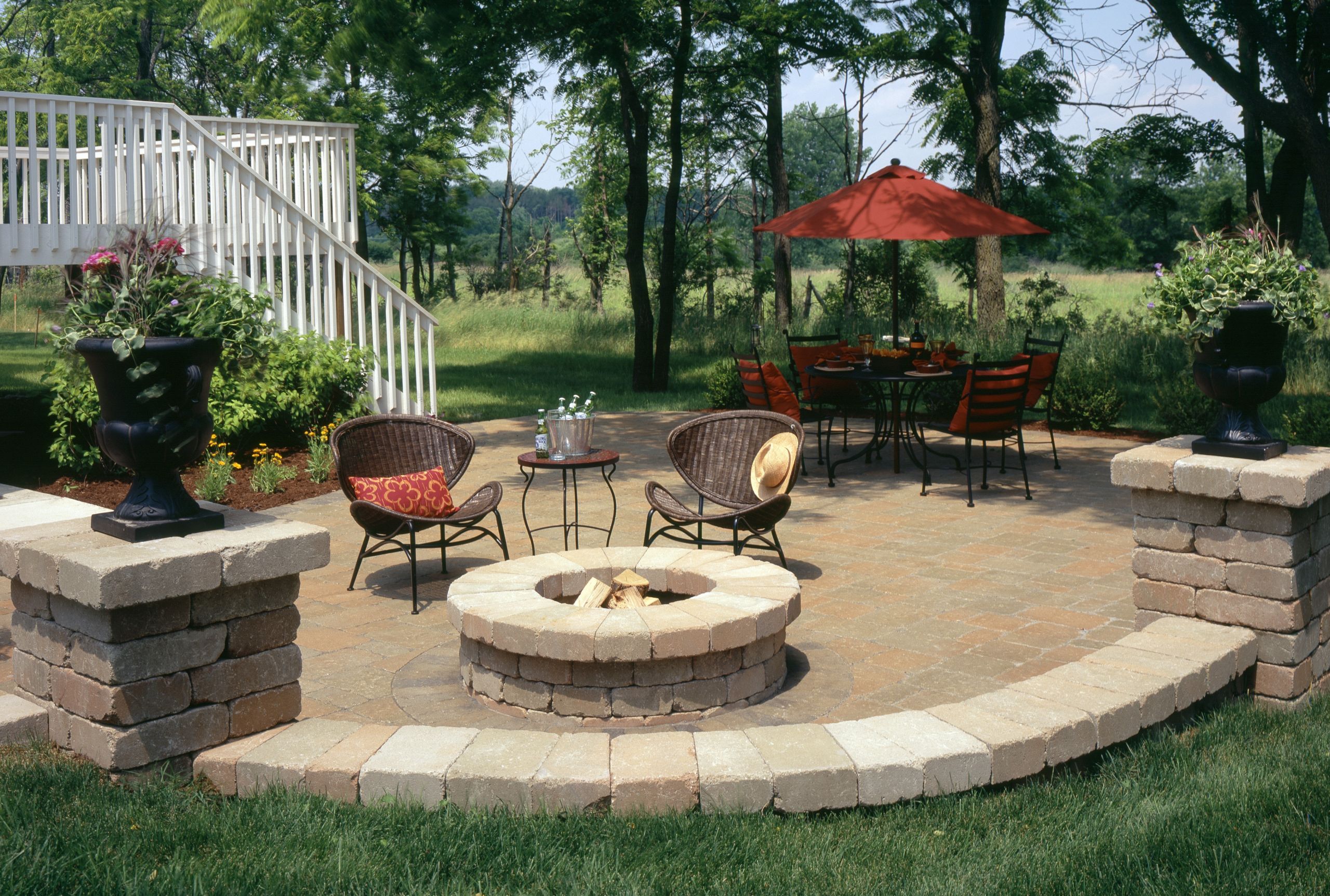 Small Patio With Fire Pit
 Fire Pit Outdoor Small Yard Patio Luxury Landscaping Idea