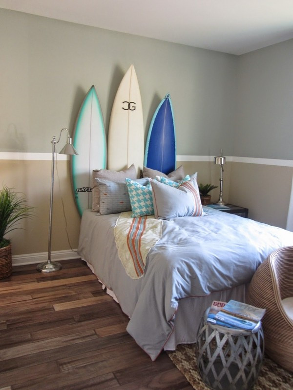 Surf Bedroom Decor
 Surfboard decor ideas – creative and original DIY home