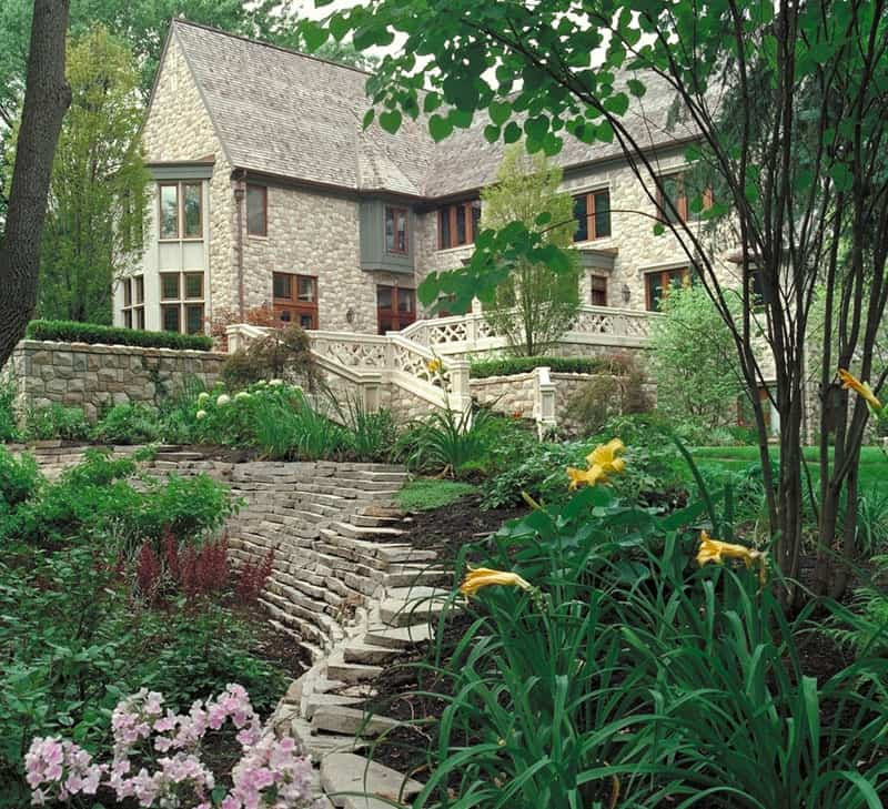 Terrace Landscaping Ideas
 How To Turn A Steep Backyard Into A Terraced Garden
