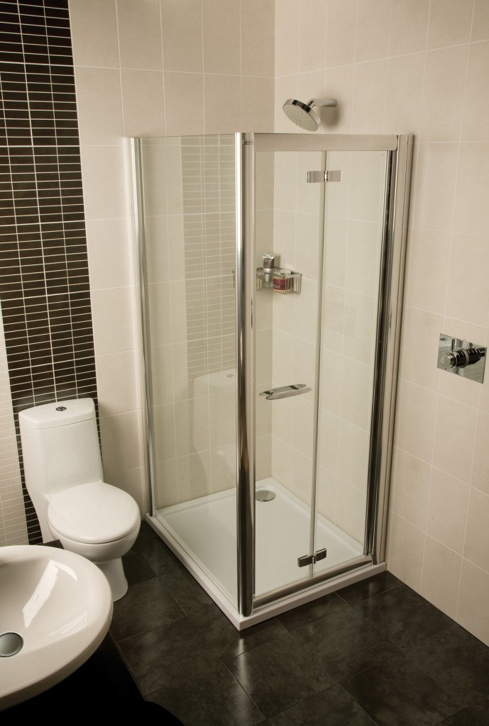Tiny Bathroom With Shower
 Space saving shower solutions for small bathroom – Roman