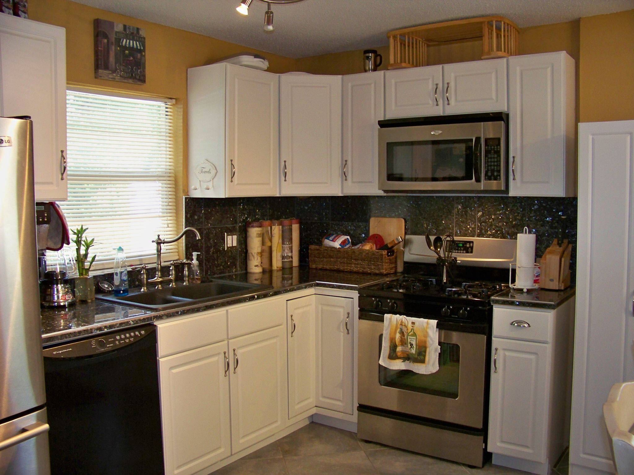 Used Kitchen Countertops
 Tips to Have Sleek and Neat Kitchen Countertop Options