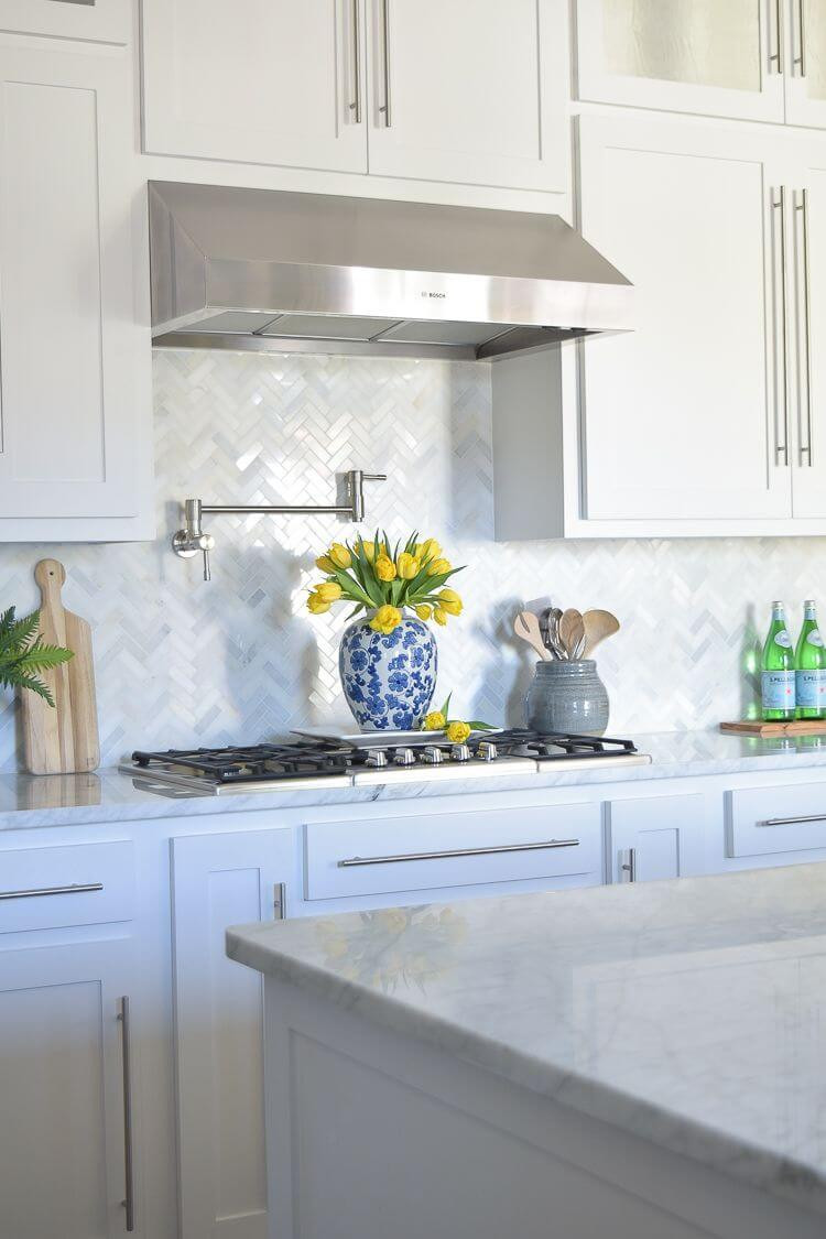 White Backsplash Kitchen
 5 Ways to Create a White Kitchen Backsplash Interior