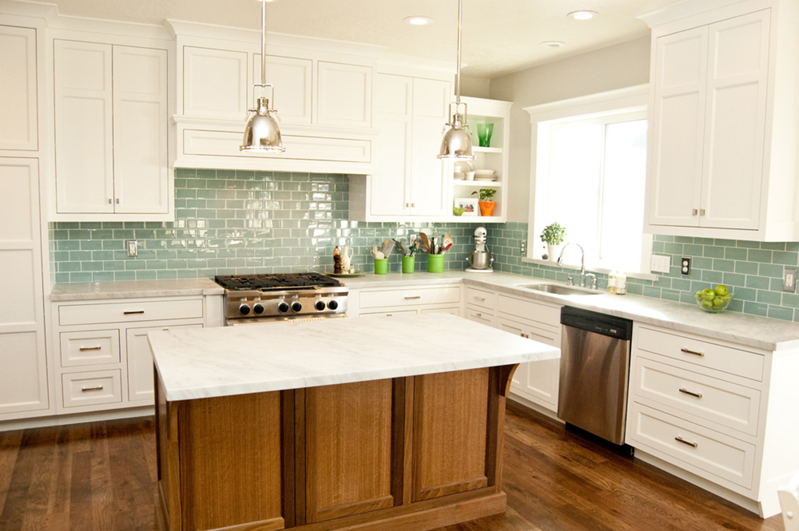 White Backsplash Kitchen
 5 Ways to Create a White Kitchen Backsplash Interior