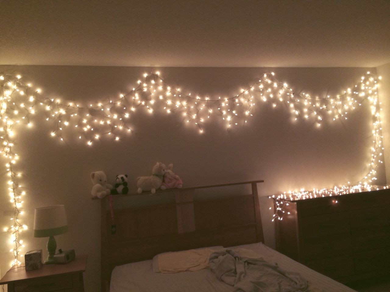 White Christmas Lights In Bedroom
 Pin on Apartment stuff