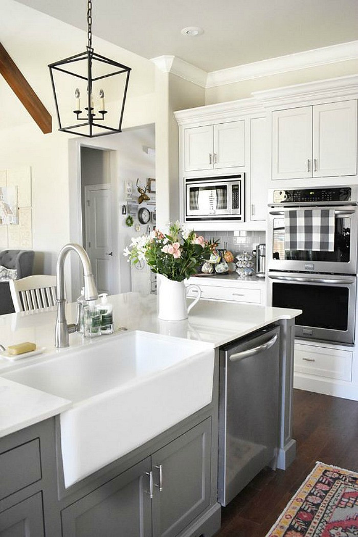 White Farmhouse Kitchen Cabinets
 25 Gorgeous Kitchens with Farmhouse Sinks Connecticut in