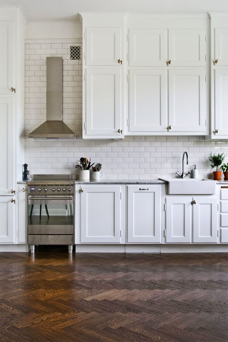 White Kitchen With Tile Floor
 Dress Your Kitchen In Style With Some White Subway Tiles