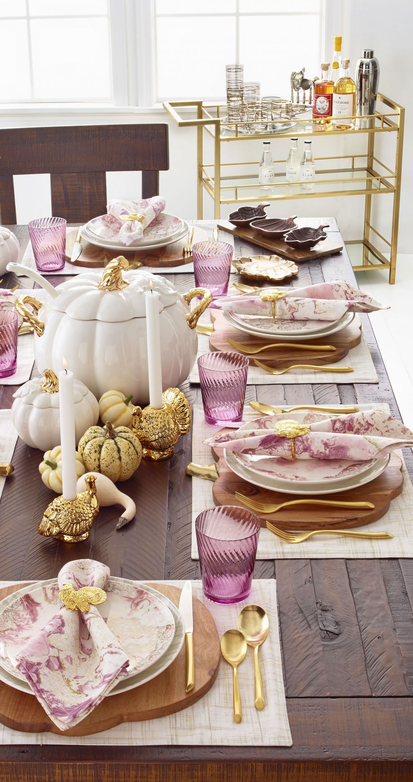 Thanksgiving Table Settings Martha Stewart
 Bored with traditional whiteware Inspired by plates in her own